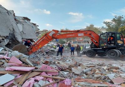 ارتفاع حصيلة ضحايا زلزال إزمير إلى 35 قتيلًا