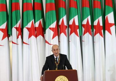 الجزائريون يبدأون التصويت على استفتاء تعديل الدستور