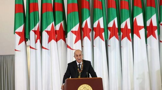 الجزائريون يبدأون التصويت على استفتاء تعديل الدستور