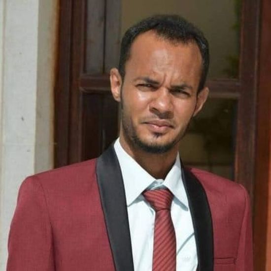 "باحداد" يكشف خطة إخوان اليمن في ترميم "بن دغر" كبديل لهادي