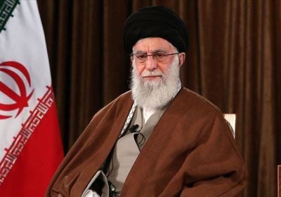 سياسي: خامنئي سيرضخ لشروط أمريكا وإسرائيل لهذه الأسباب