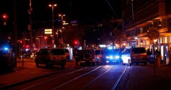 الداخلية النمساوية:  مرتكبو هجوم فيينا خطرون وطلقاء