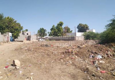 استجابة لـ "المشهد العربي".. إنقاذ مدرسة بخنفر من المخلفات (صور)