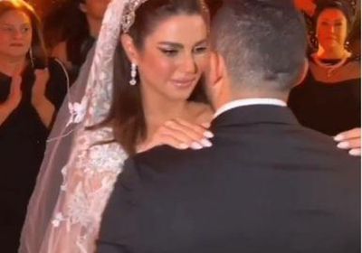 غادة عادل ترقص مع درة في حفل زفافها (فيديو)