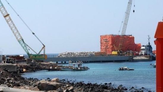 تثبيت أسعار النقل والأجور بميناء سقطرى