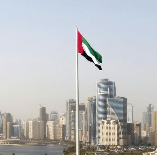 أعلام الإمارات ترفرف عاليا بجميع المؤسسات والوزارات في "يوم العلم"