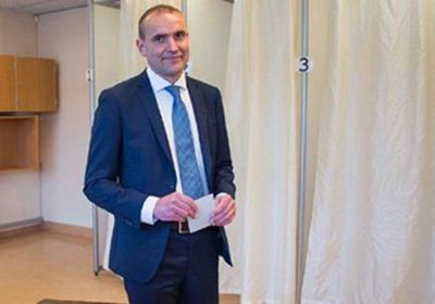  الرئيس الأيسلندي يدخل العزل الصحي حتى الاثنين المقبل