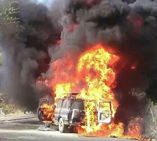 تفحم سيارة تهريب بنزين في جبل حبشي بتعز