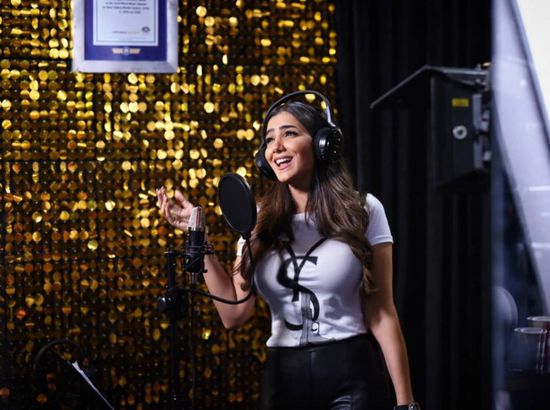 مي عمر تشارك جمهورها بصور جديدة من كواليس "لؤلؤ"