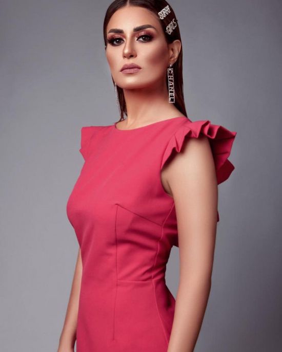 منة فضالي تخضع لجلسة تصوير جديدة (صور)