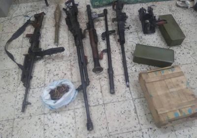 مصادرة طقم عسكري مسلح والقبض على سائقه بدار سعد