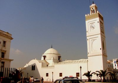 بعد توقف 8 أشهر.. الجزائر تستأنف صلاة الجمعة بالمساجد