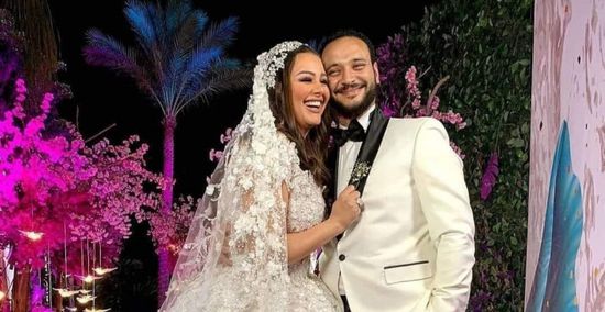 بالصور.. هنادي مهنا تتألق بإطلالة ملكية في حفل زفافها على أحمد خالد صالح