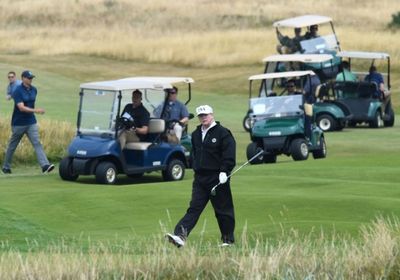 ترامب يغادر ملعب الغولف عائدًا للبيت الأبيض