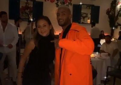 في دبي.. محمد رمضان ونيللي كريم يكسران أطباق داخل مطعم (فيديو)