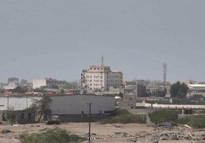 مليشيا الحوثي تقصف شرق مطار الحديدة بـ "الكاتيوشا"