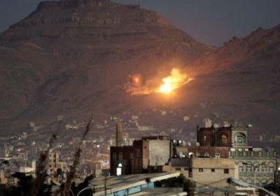 التحالف يقصف منصة صواريخ باليستية بصنعاء