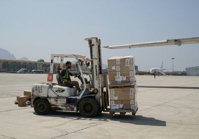 مطار عدن يستقبل 39 طن مساعدات طبية من "يونيسف"