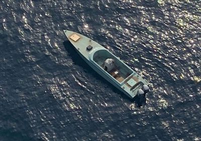 التحالف العربي يعترض زورقين مفخخين لمليشيا الحوثي