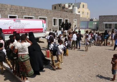 "الهلال الإماراتي" يطلق حملة "مع المعلم" بالساحل الغربي