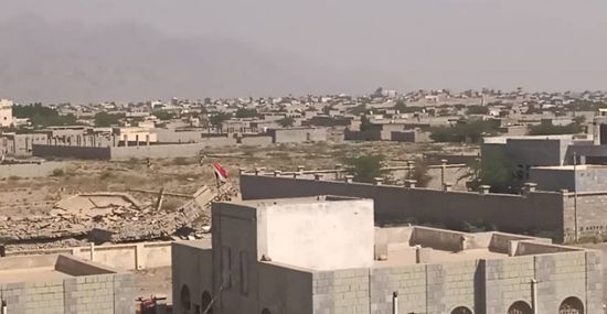 مليشيات الحوثي تهاجم شمال حيس بالأسلحة الثقيلة