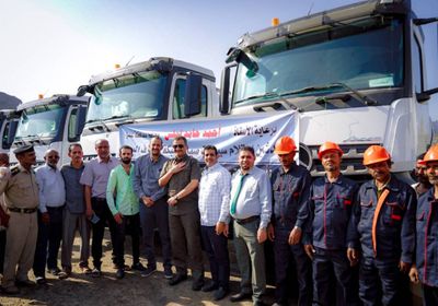 بحضور لملس.. "مياه عدن" تتلقى 6 سيارات صرف صحي