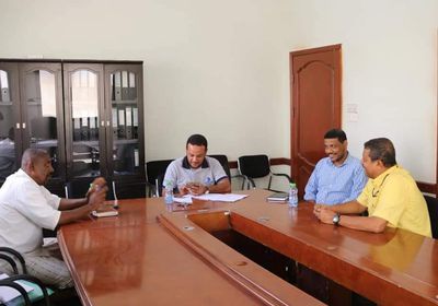 حصر مواقع مخلفات البناء بالمكلا لإزالتها