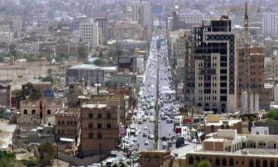 مليشيا الحوثي تغلق أكبر بنوك صنعاء