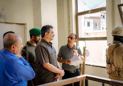 محافظ عدن يخصص دعمًا ماليًا لـ "حماية البيئة"