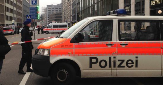 انتشار الشرطة السويسرية عقب إطلاق نار في  مدينة بيال