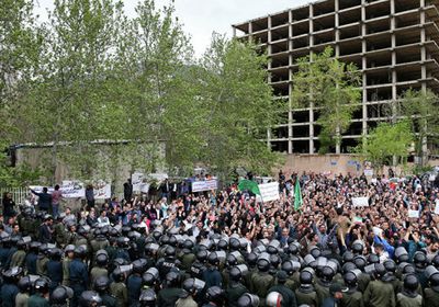 منظمة إيرانية معارضة تدعو لاحتجاجات واسعة بطهران