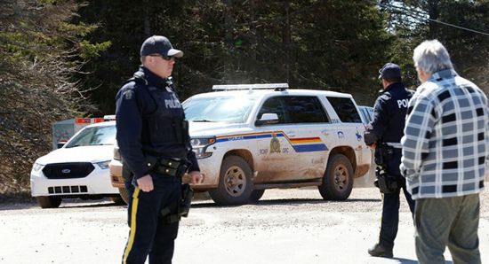  منفذ عملية احتجاز الرهائن في مدينة مونتريال الكندية يطلب فدية مالية