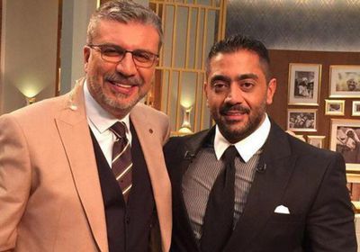 أحمد فلوكس يكشف تفاصيل قصة حبه لزوجته الأولى وأم نجله (فيديو)