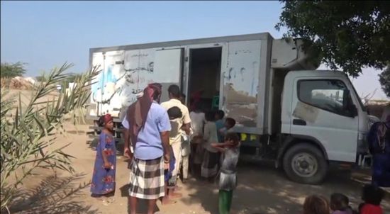 بقافلة طبية.. الإمارات تداوي النازحين في البادي بالحديدة (فيديو)