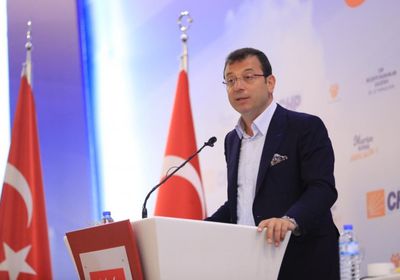  رئيس بلدية اسطنبول يُكذّب الإحصائيات الرسمية لكورونا ويدعو لعزل عام