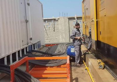 "خليفة الإنسانية" ترفع القدرة التشغيلية لمحطة آدنوك بسقطرى (صور)