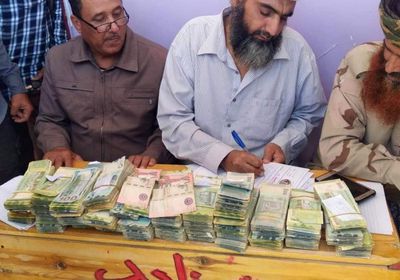 أهالي الحصين يجمعون تبرعات لدعم القوات الجنوبية بالضالع