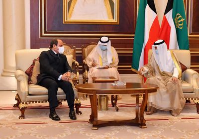 السيسي يدعو أمير الكويت لزيارة مصر
