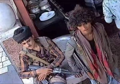مسلحان بمليشيا الإخوان يهاجمان مطعمًا في تعز بالرصاص