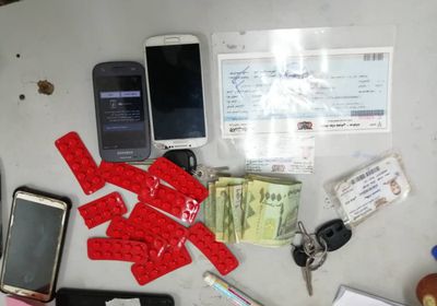 الإطاحة بمروج حبوب مخدرة في الشيخ عثمان