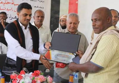 "خليفة الإنسانية" ترعى تكريم متفوقات ثانوية الزهراء بسقطرى