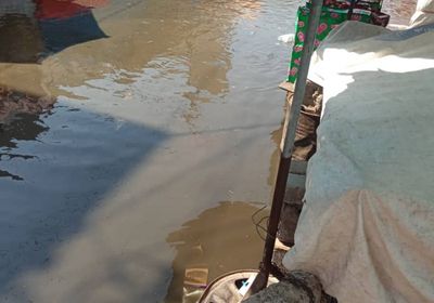 طفح مياه الصرف الصحي في الشيخ عثمان (صور)