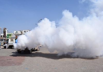 رش ضبابي في المعلا لمكافحة حمى الضنك