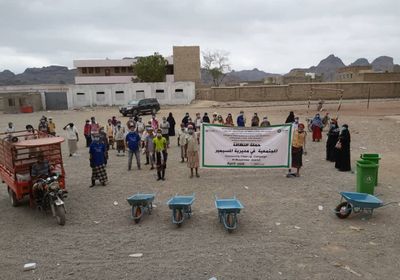 تواصل أعمال رفع المخلفات في مسيمير لحج