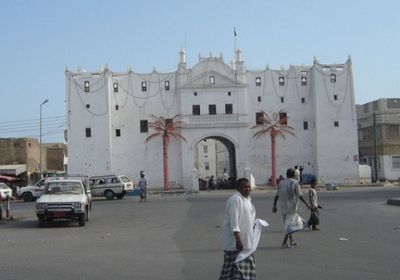 "أشغال الشحر" يلوح بعقوبات على البناء بدون ترخيص