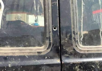 خلال اشتباكات إخوانية.. رصاصة تقتل وتصيب ضحيتين بتعز