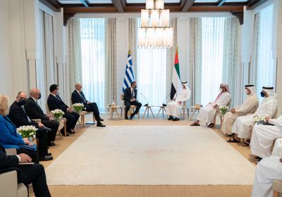 ولي عهد أبو ظبي يُعبر عن سعادته بإقامة الشراكة الاستراتيجية بين الإمارات واليونان