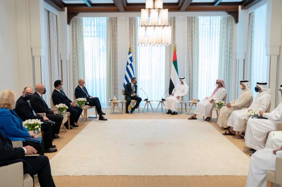 ولي عهد أبو ظبي يُعبر عن سعادته بإقامة الشراكة الاستراتيجية بين الإمارات واليونان