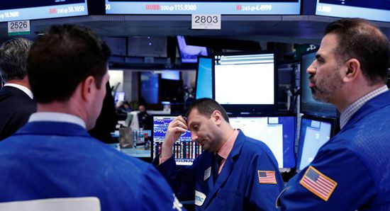 انخفاض الأسهم الأمريكية في ختام جلسة الأربعاء
