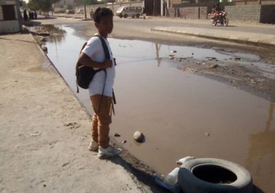 خطر يتربص بطلاب مدارس جعار (صور)